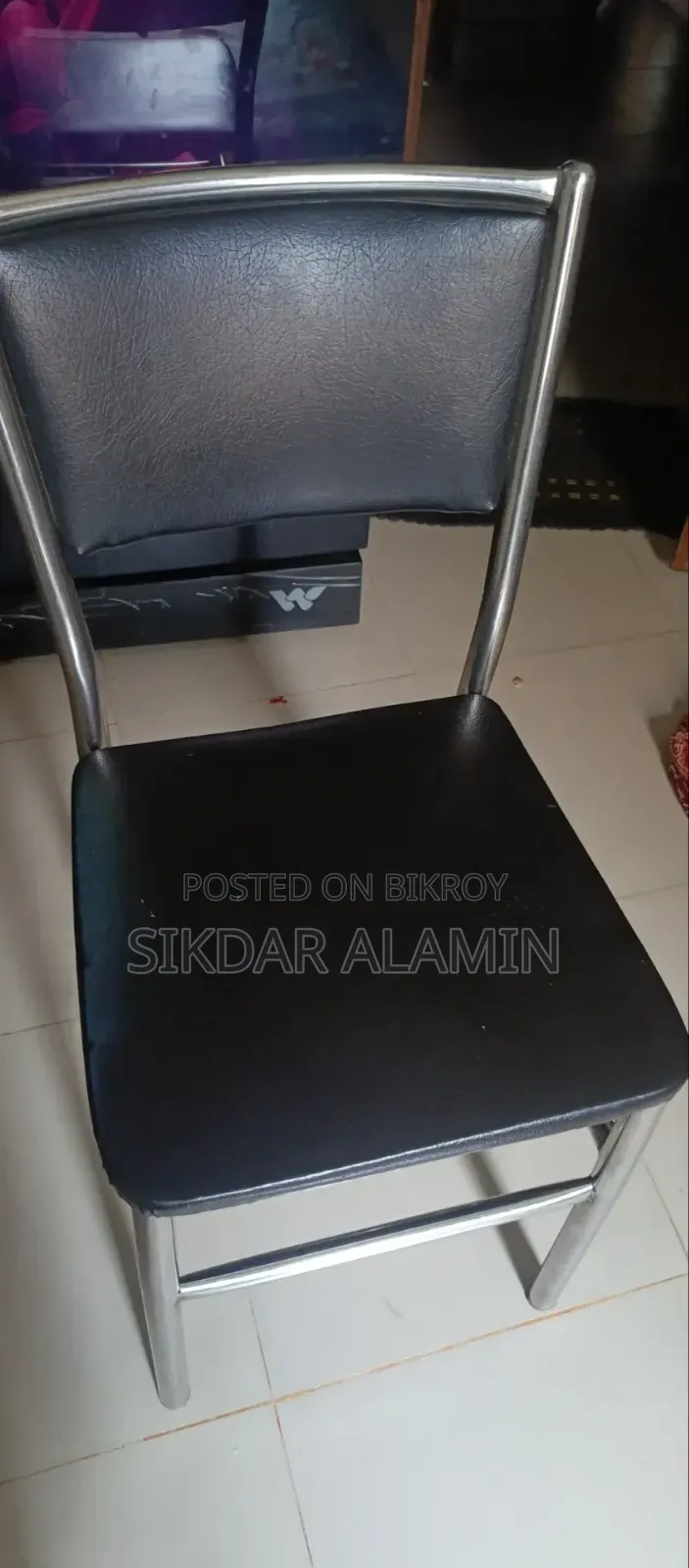 চেয়ার বিক্রি করা হবে