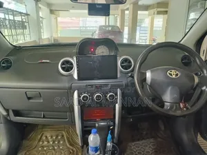 টয়োটা আইএসটি ২০০৪ ধূসর