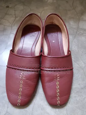 Aarong Shoes