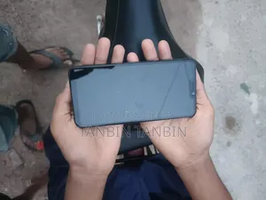 Vivo V9 64 GB Blue