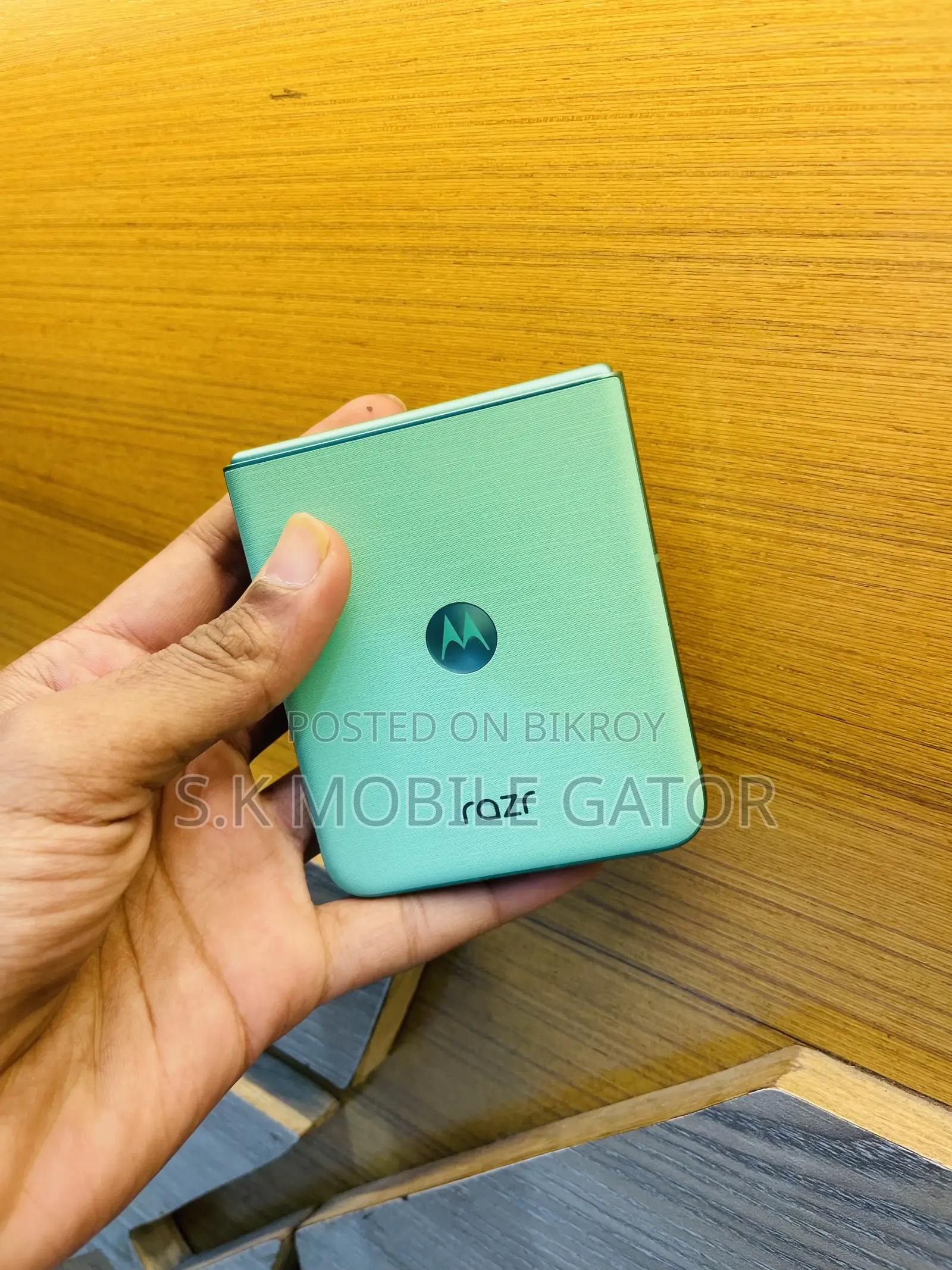মোটোরোলা রেজার ৬০ ২৫৬ জিবি সবুজ