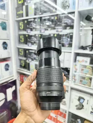 Nikon 18-140mm Len's