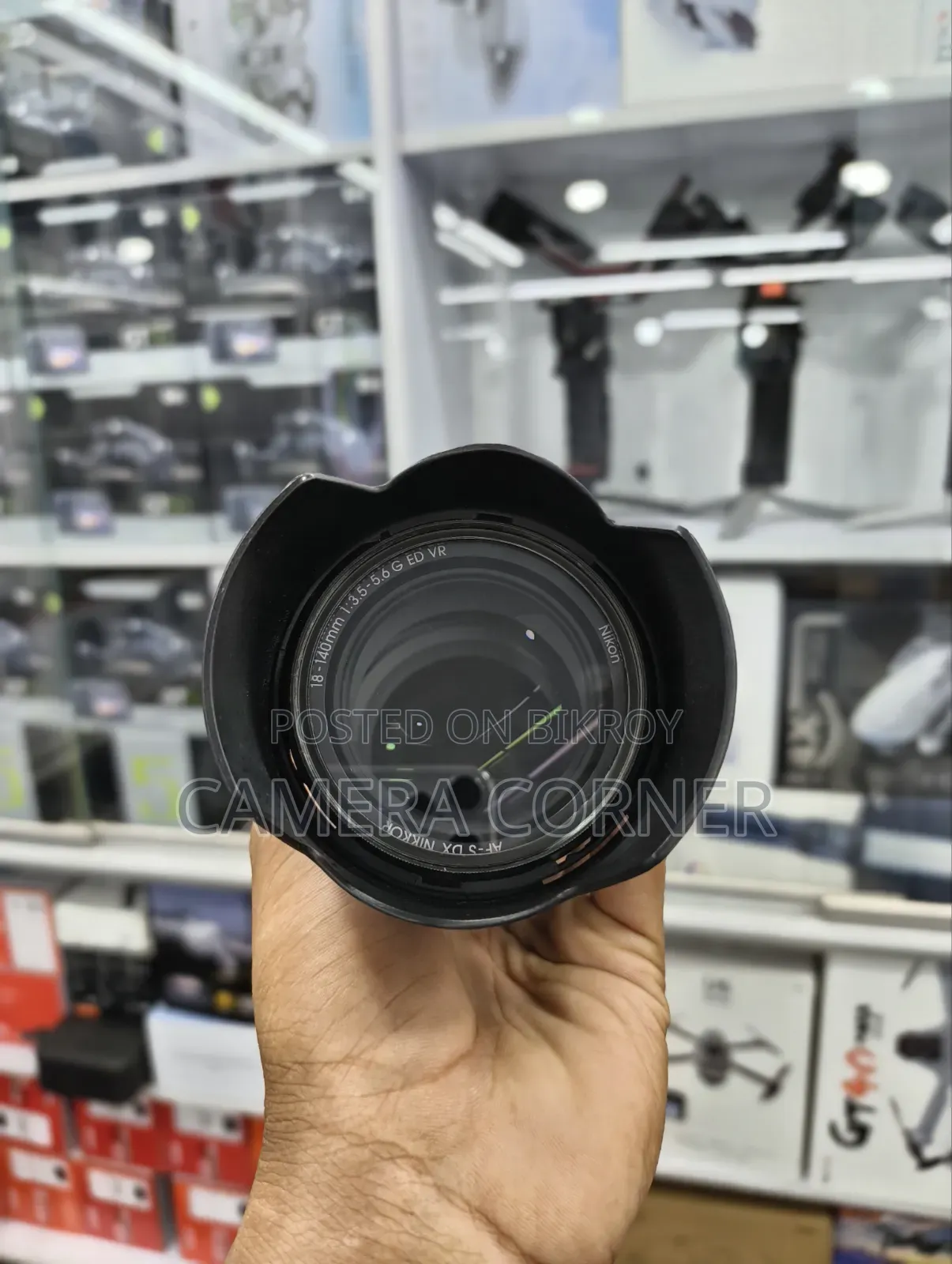 Nikon 18-140mm Len's