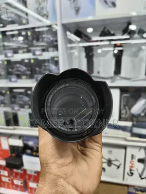 Nikon 18-140mm Len's