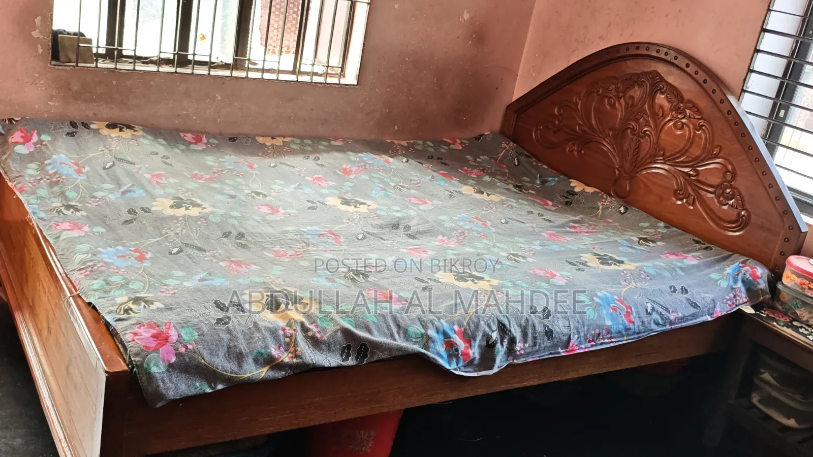 বিছানা বিক্রয় হবে: সুন্দর এবং মজবুত কাঠের বিছানা, সম্পূর্ণ নতুনের মতো অবস্থায়