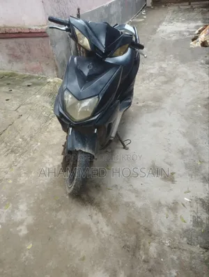 মোটরসাইকেল ২০২১ কালো
