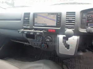 Toyota HiAce 2021 Silver