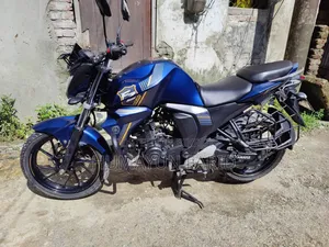 ইয়ামাহা এফজেড ২০২২ নীল