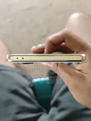 Oppo Reno9 256 GB Gold