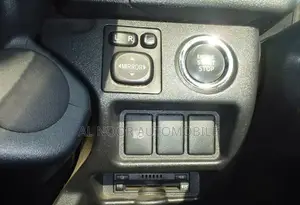 টয়োটা হাইএস ২০২১ সাদা