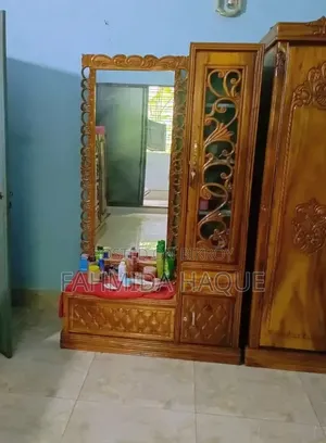 ডেসিং টেবিল