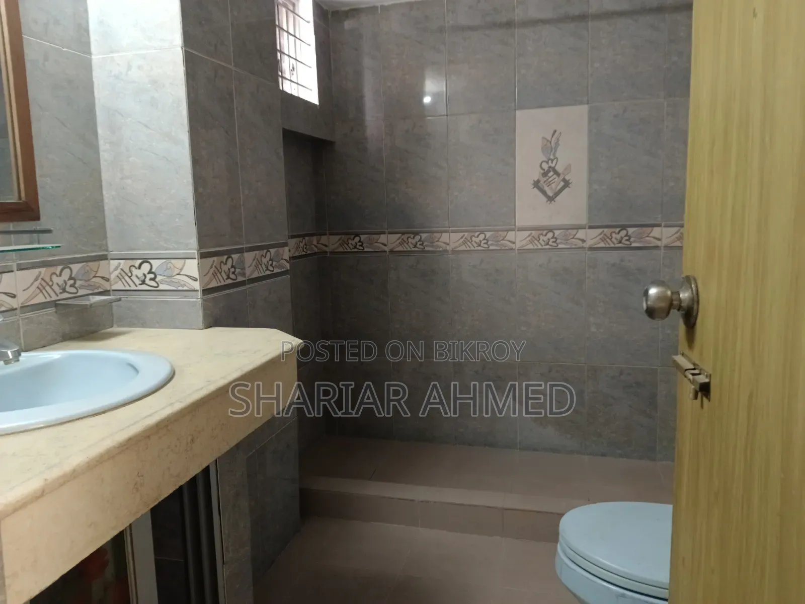 গুলশানে ৪ বেডরুমের অ্যাপার্টমেন্ট ভাড়ার জন্য