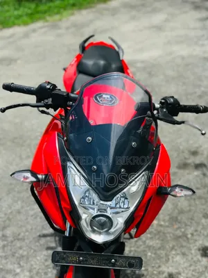 বাজাজ পালসার ১৫০ ২০১৮ লাল