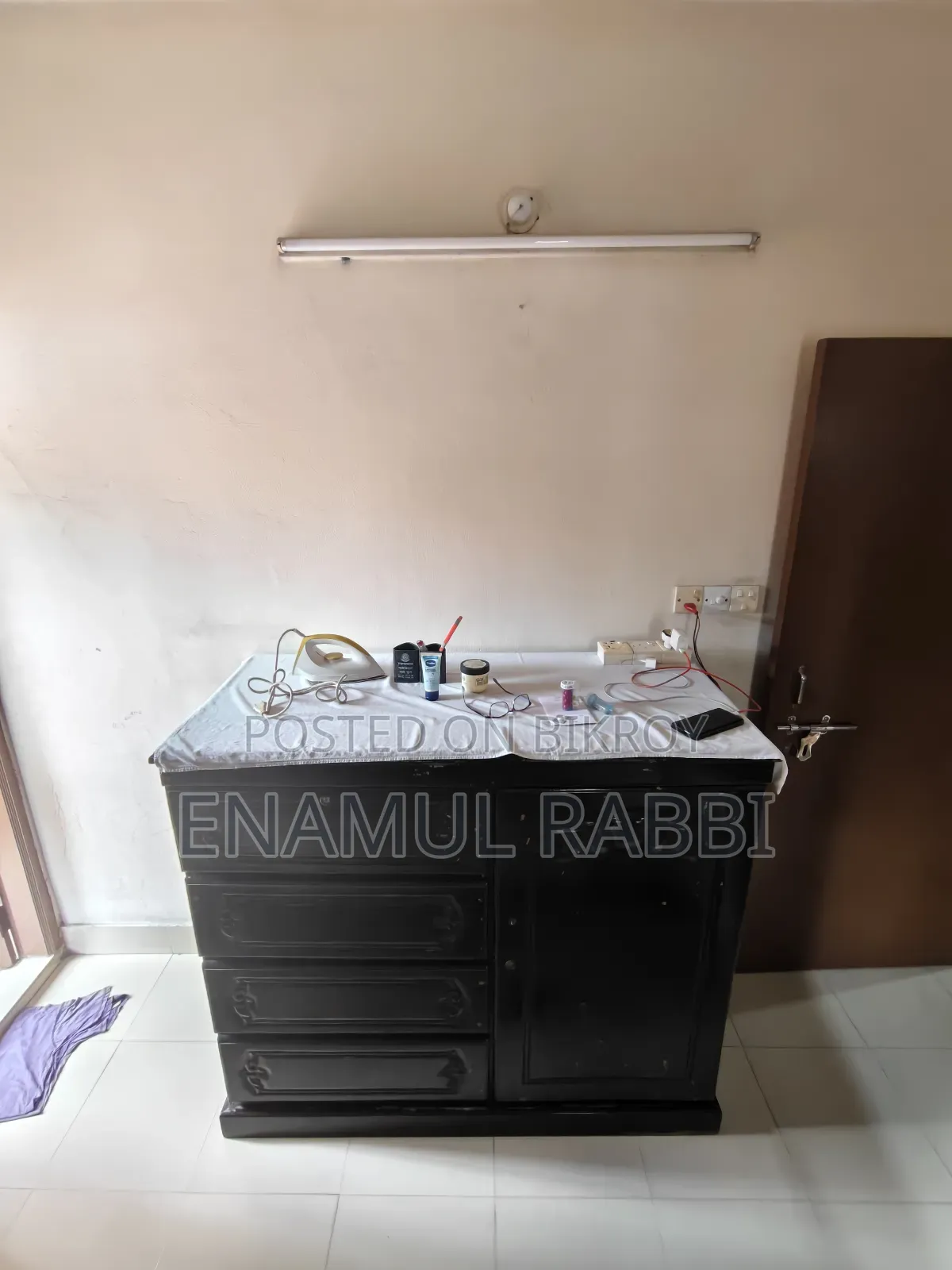 Wardrobe (Price Negotiable)