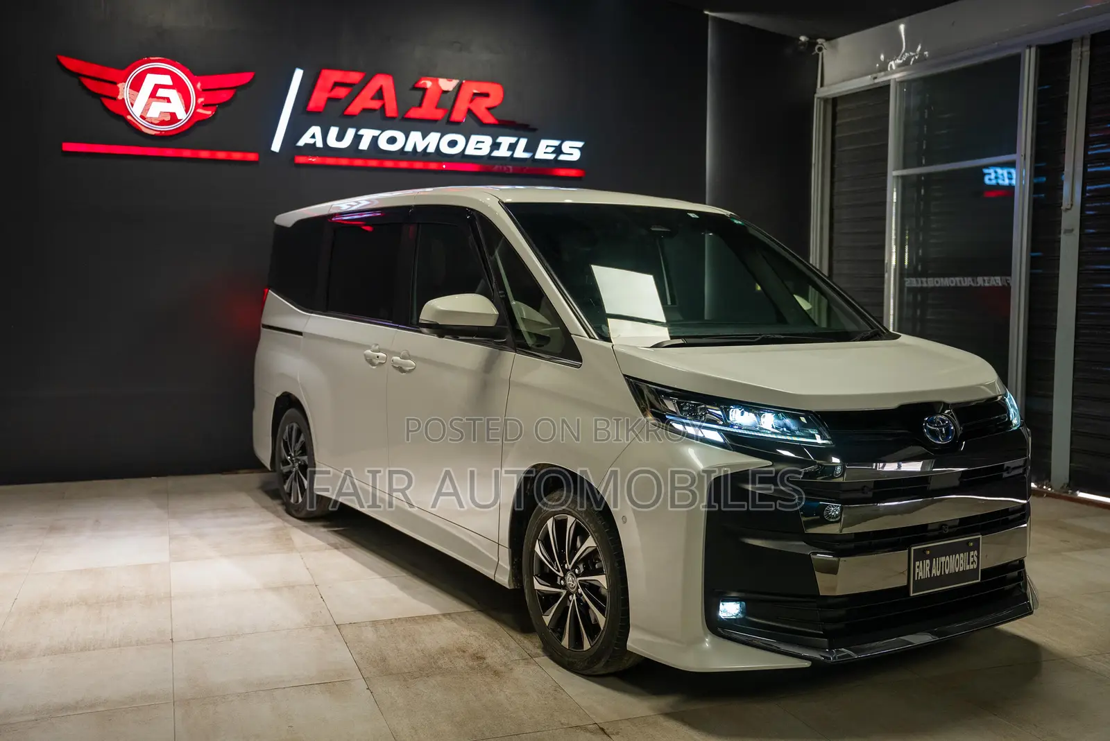 Toyota Noah 2022 Pearl