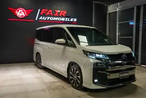 Toyota Noah 2022 Pearl