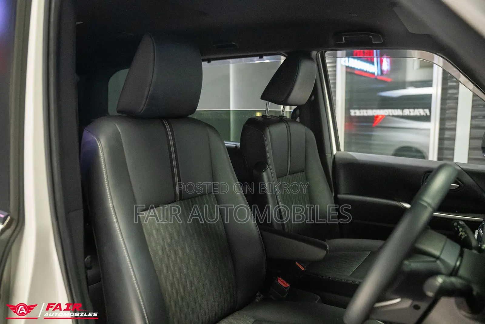 Toyota Noah 2022 Pearl