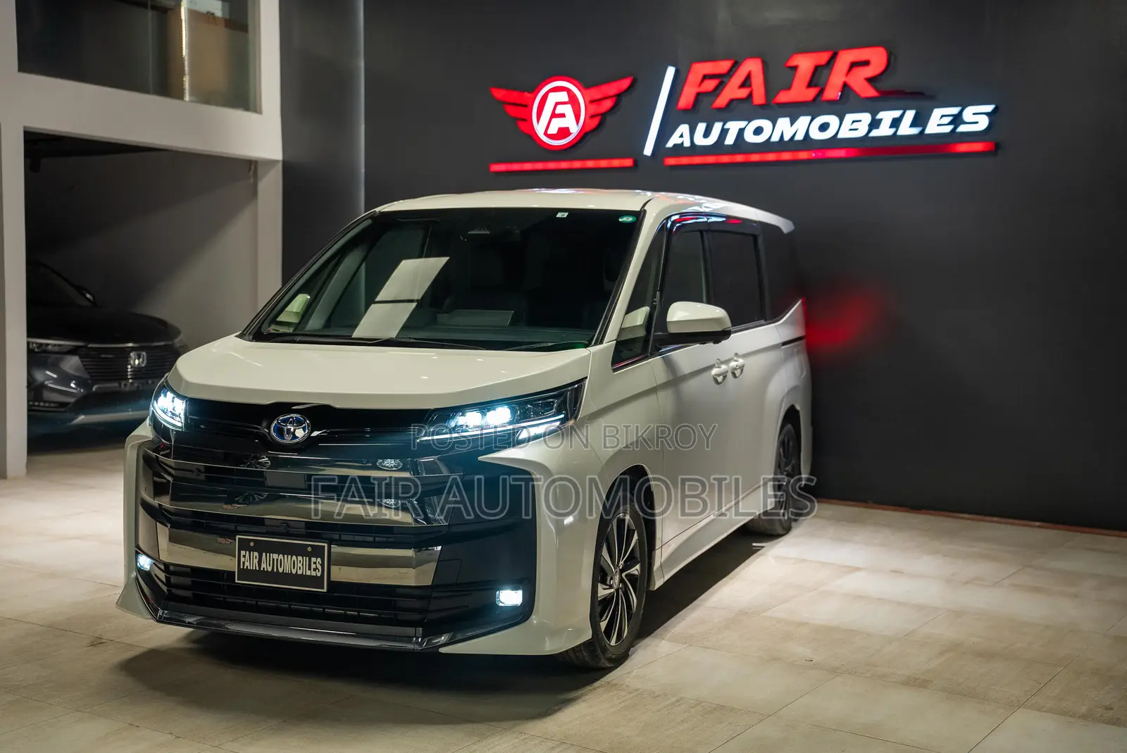 Toyota Noah 2022 Pearl