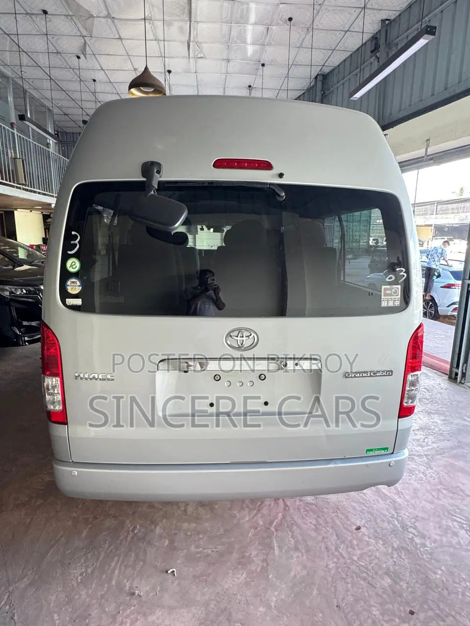 Toyota HiAce 2021 Silver