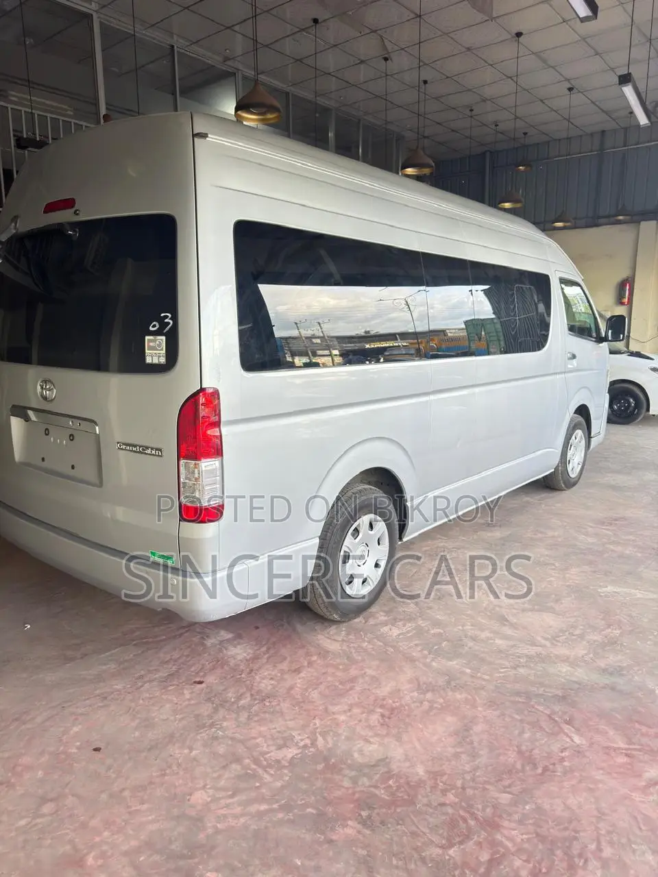 Toyota HiAce 2021 Silver