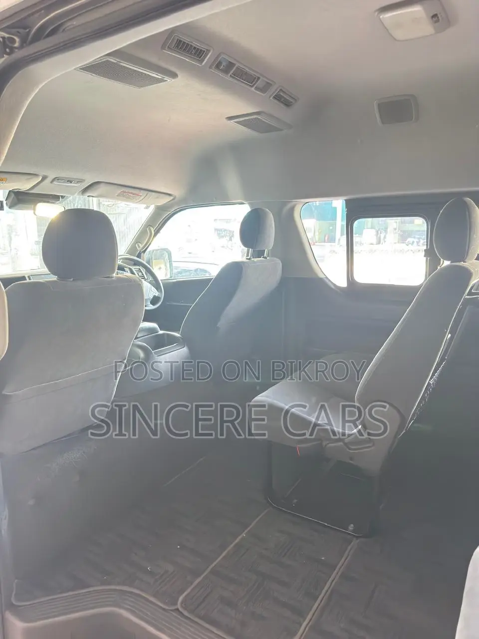 Toyota HiAce 2021 Silver