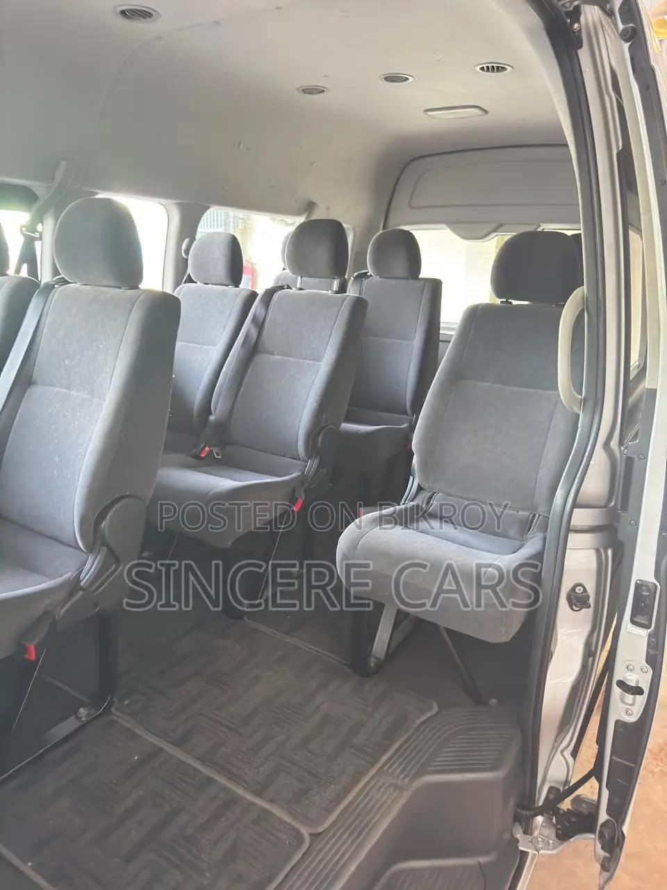 Toyota HiAce 2021 Silver