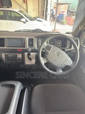 Toyota HiAce 2021 Silver