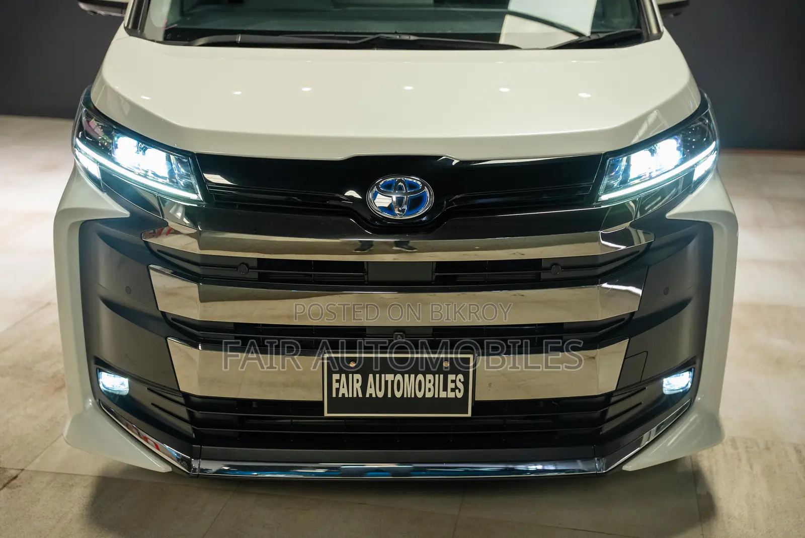 Toyota Noah 2022 Pearl