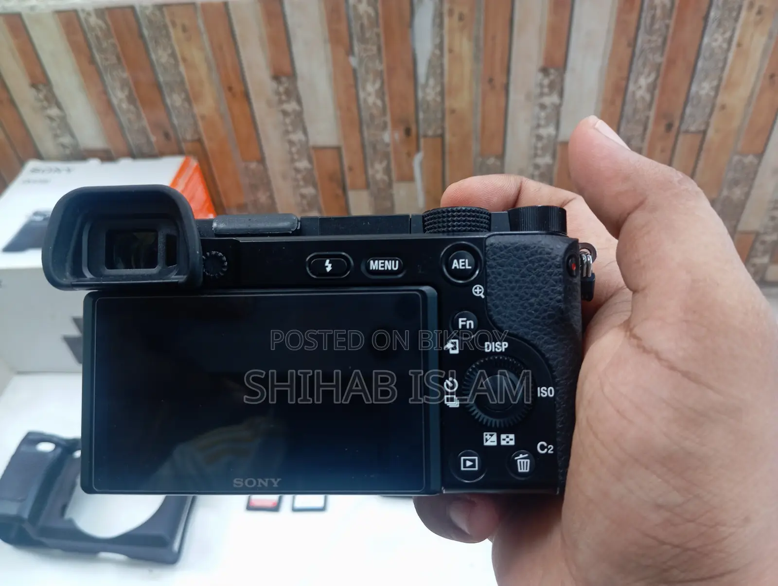 Sony Alpha A6100 Mirrorless Camera With 16-50mm Lens Full Box