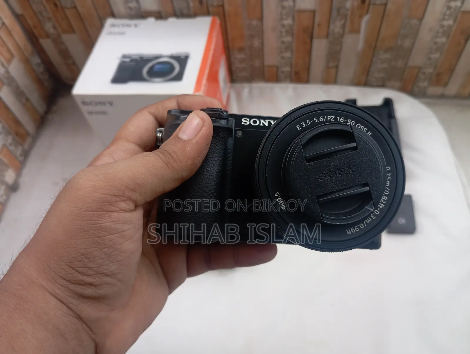 Sony Alpha A6100 Mirrorless Camera With 16-50mm Lens Full Box