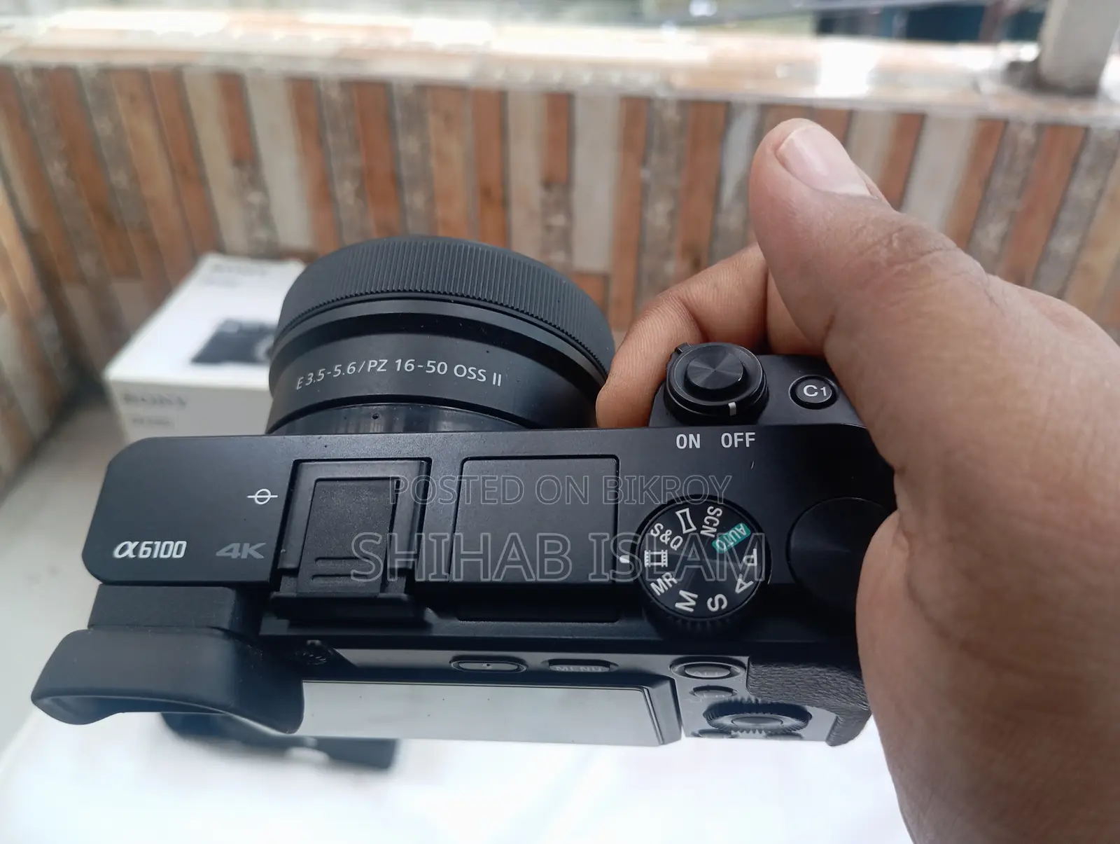 Sony Alpha A6100 Mirrorless Camera With 16-50mm Lens Full Box