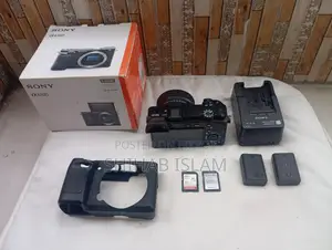 Sony Alpha A6100 Mirrorless Camera With 16-50mm Lens Full Box