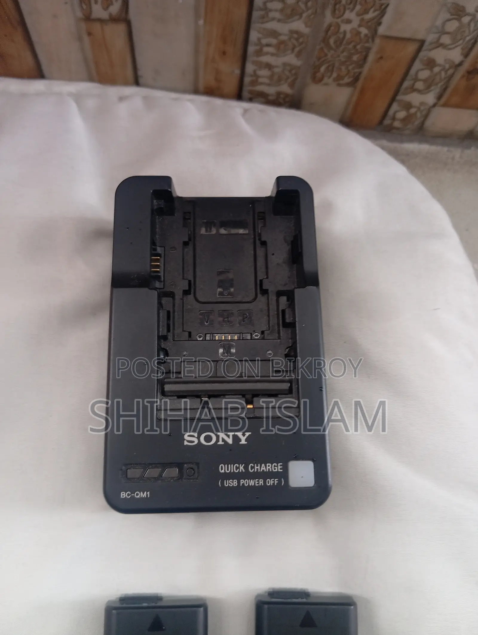 Sony Alpha A6100 Mirrorless Camera With 16-50mm Lens Full Box
