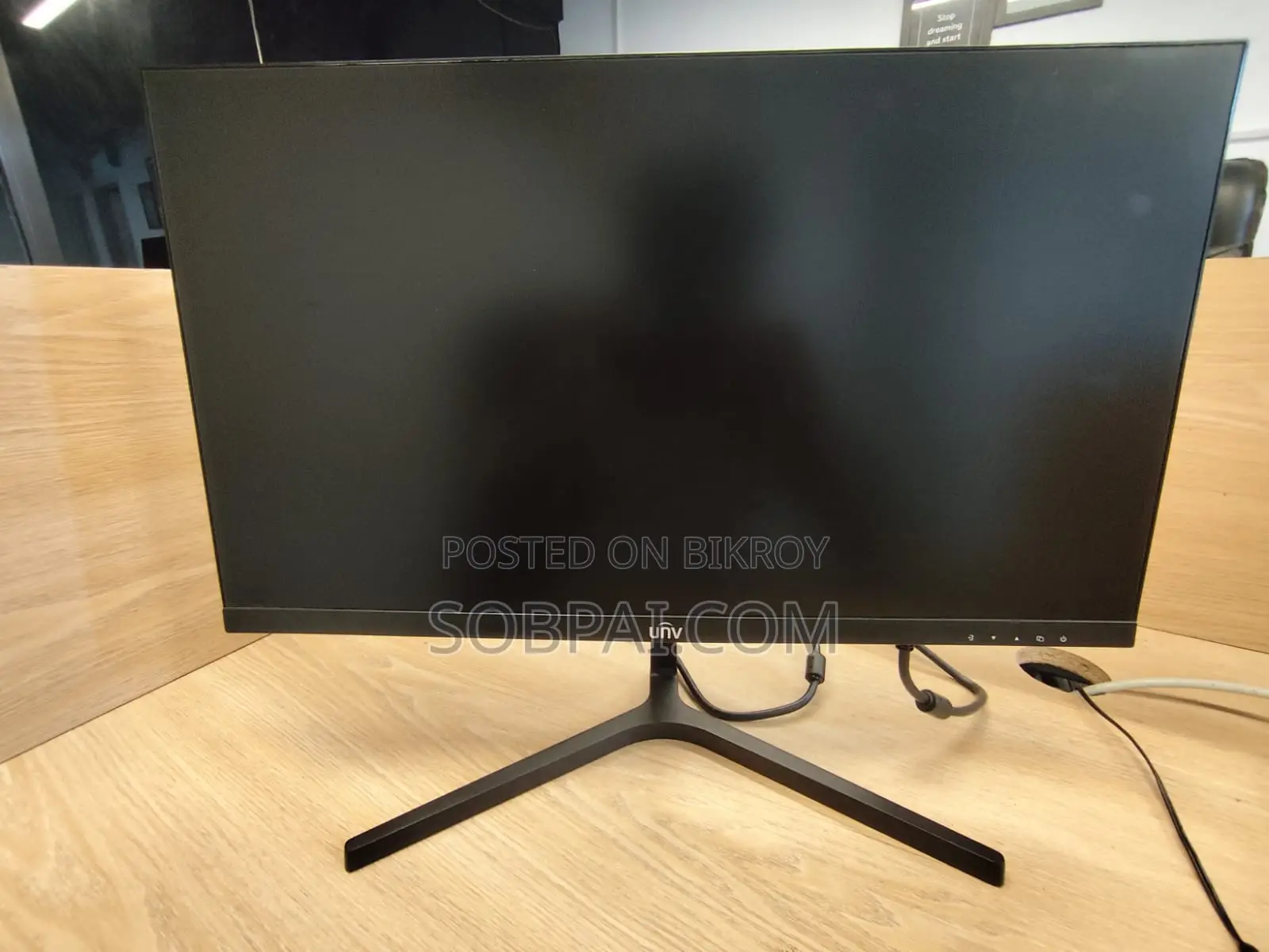 UNV 3-Side Frameless LED Monitor - Super Fresh Condition