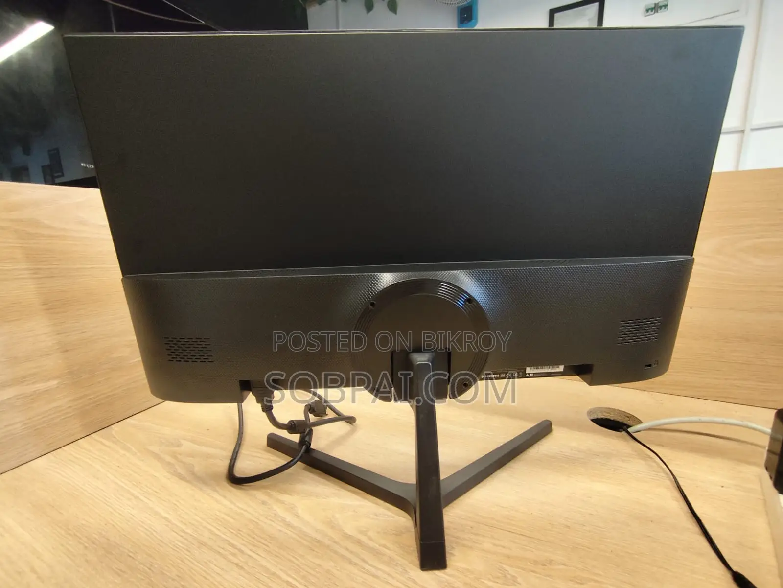 UNV 3-Side Frameless LED Monitor - Super Fresh Condition