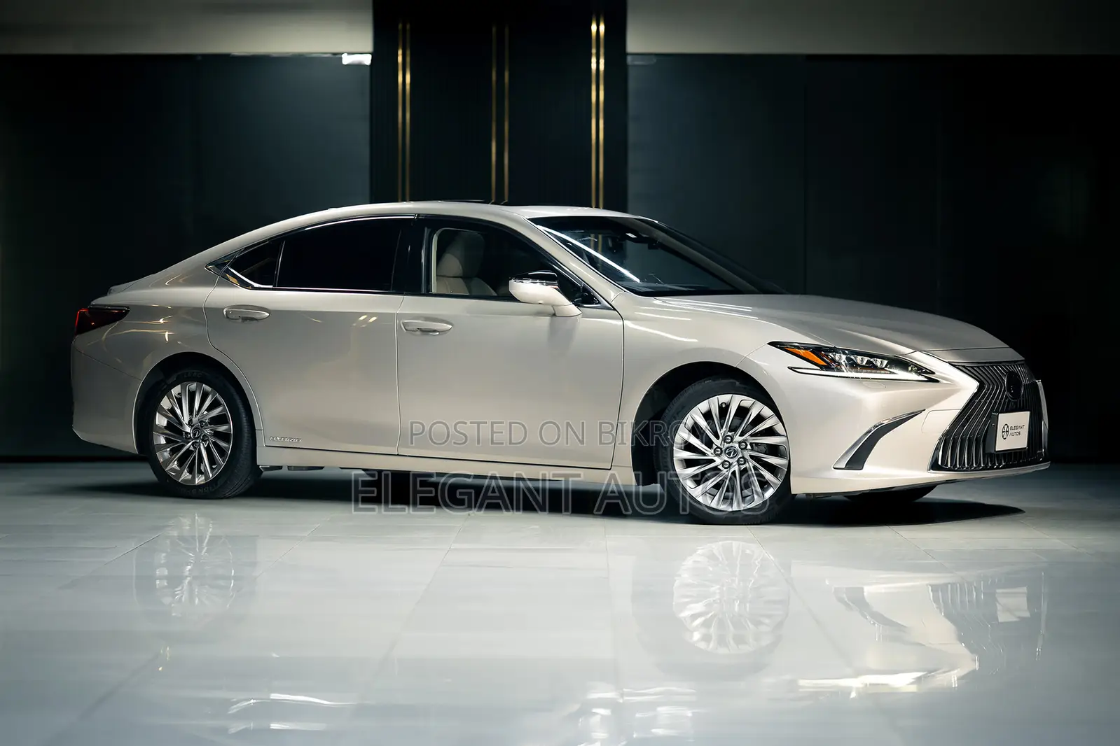 Lexus ES 300h Ultra Luxury 2020 Beige