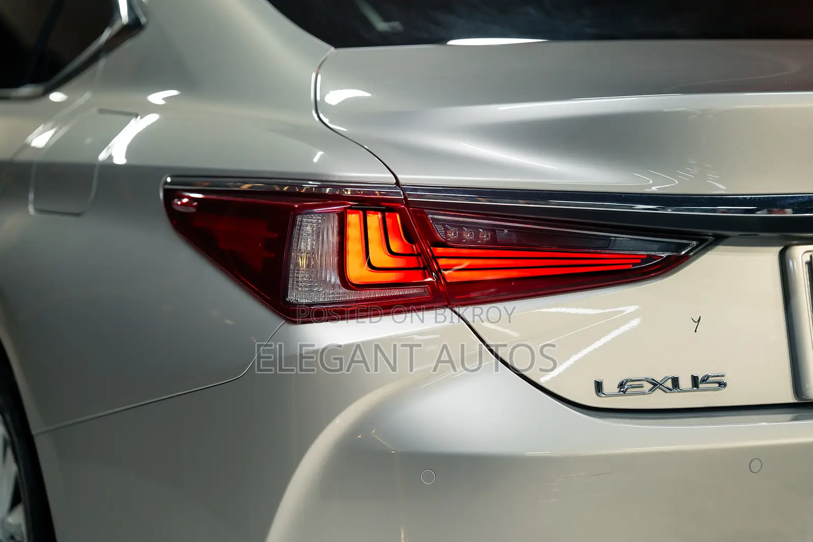 Lexus ES 300h Ultra Luxury 2020 Beige