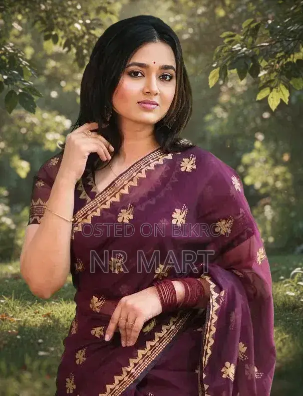 Elegant Semi-Muslin Saree (with matching blouse piece)