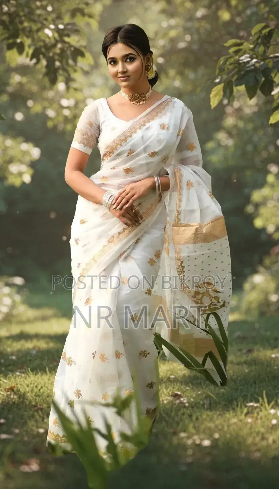 Elegant Semi-Muslin Saree (with matching blouse piece)