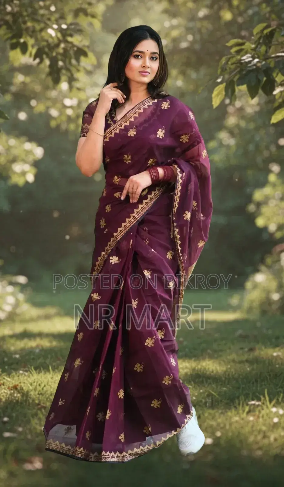 Elegant Semi-Muslin Saree (with matching blouse piece)