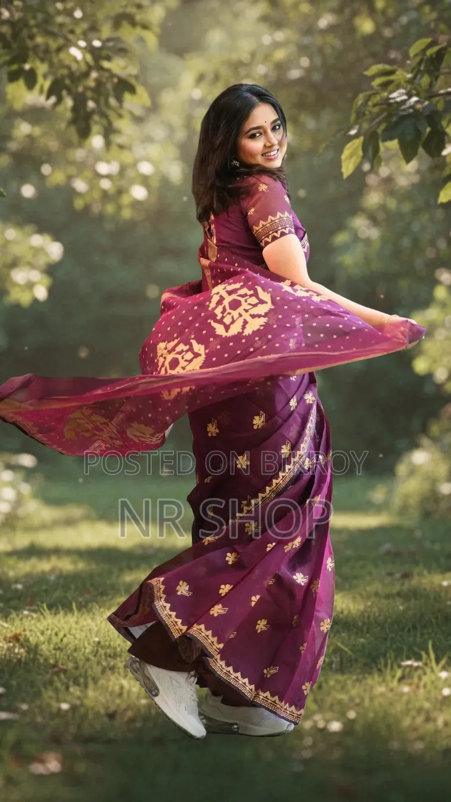 Elegant Semi-Muslin Saree (with matching blouse piece)