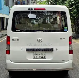 Toyota Noah 2017 White