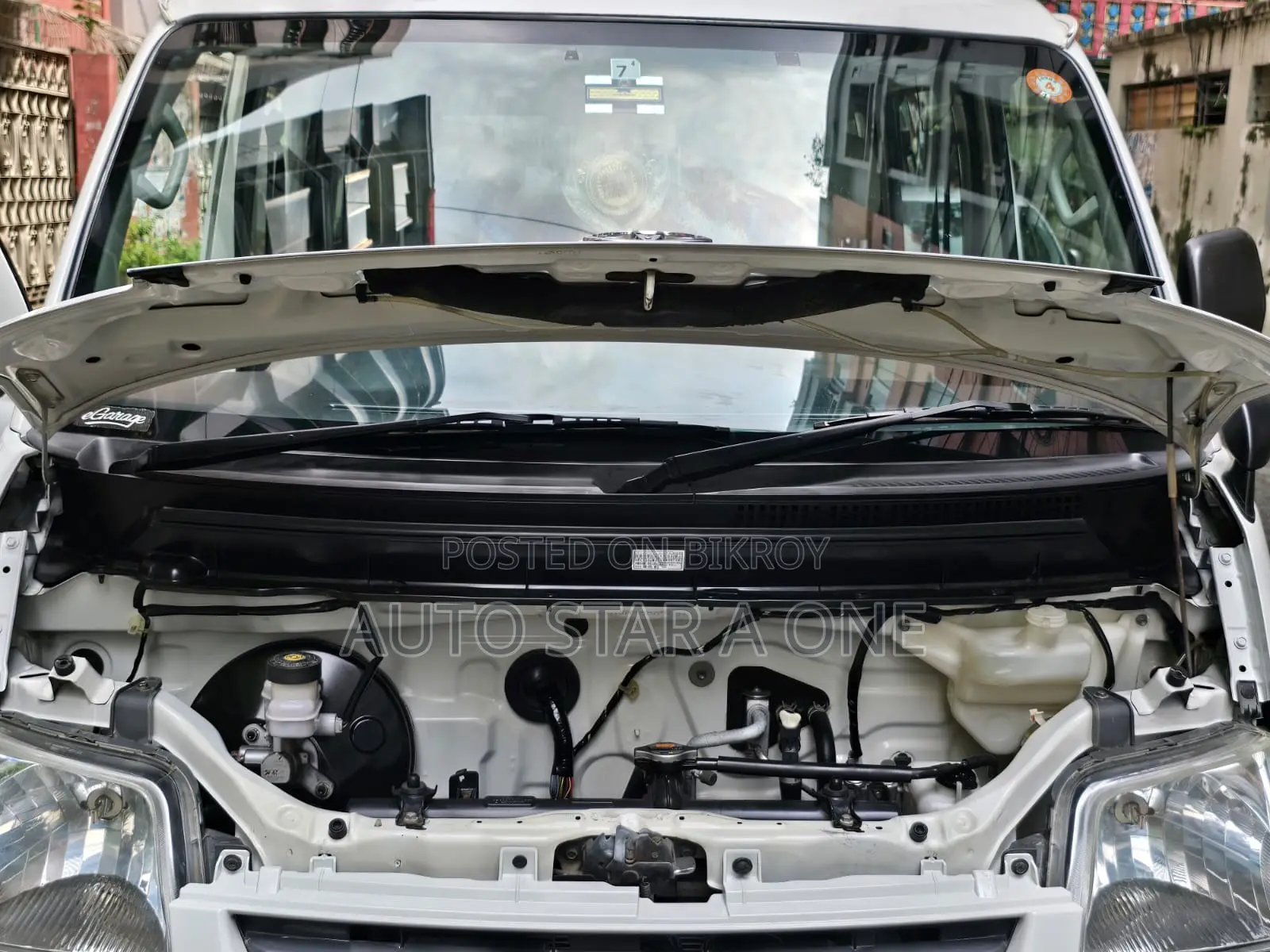 Toyota Noah 2017 White