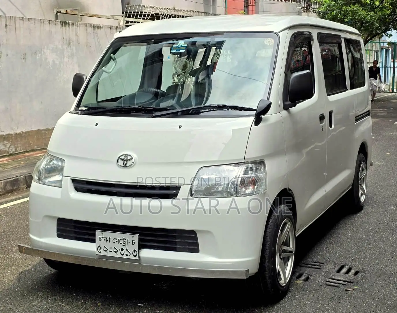 Toyota Noah 2017 White