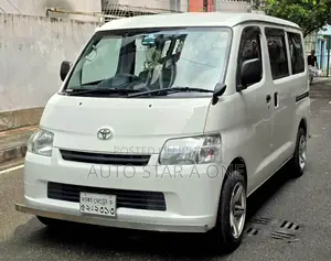 Toyota Noah 2017 White