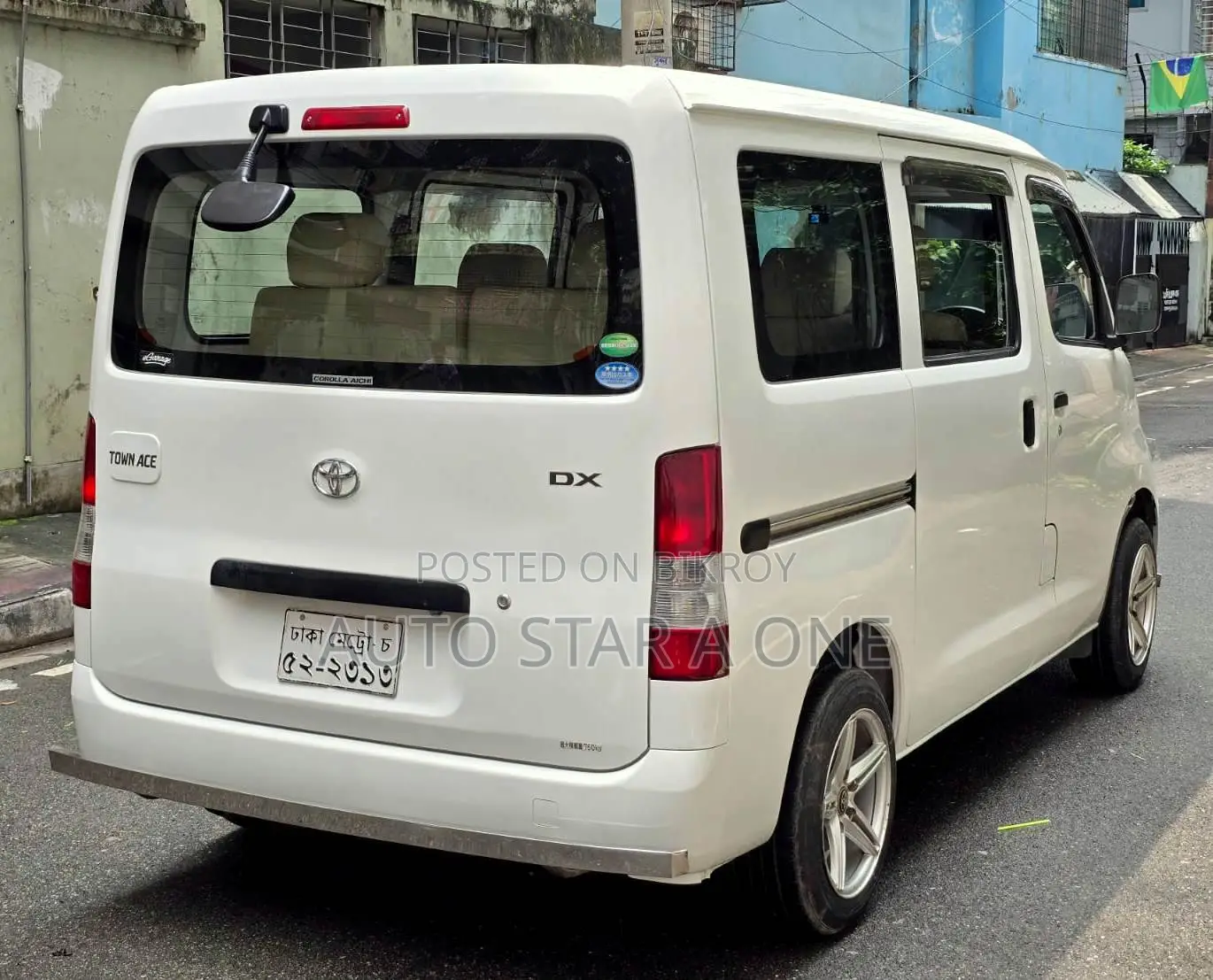 Toyota Noah 2017 White