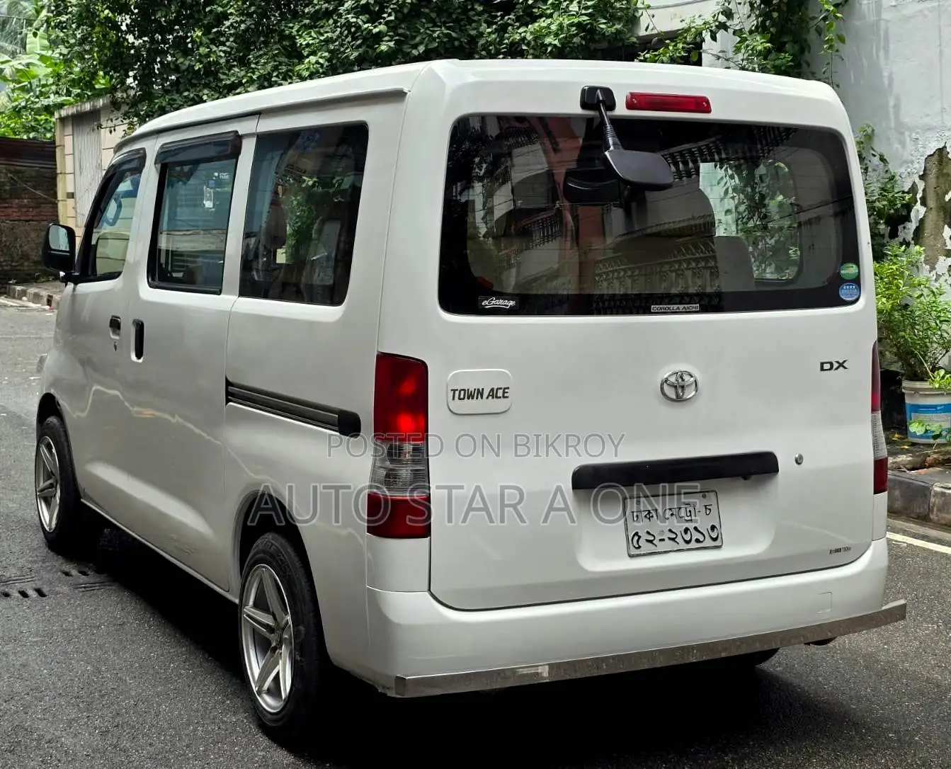 Toyota Noah 2017 White