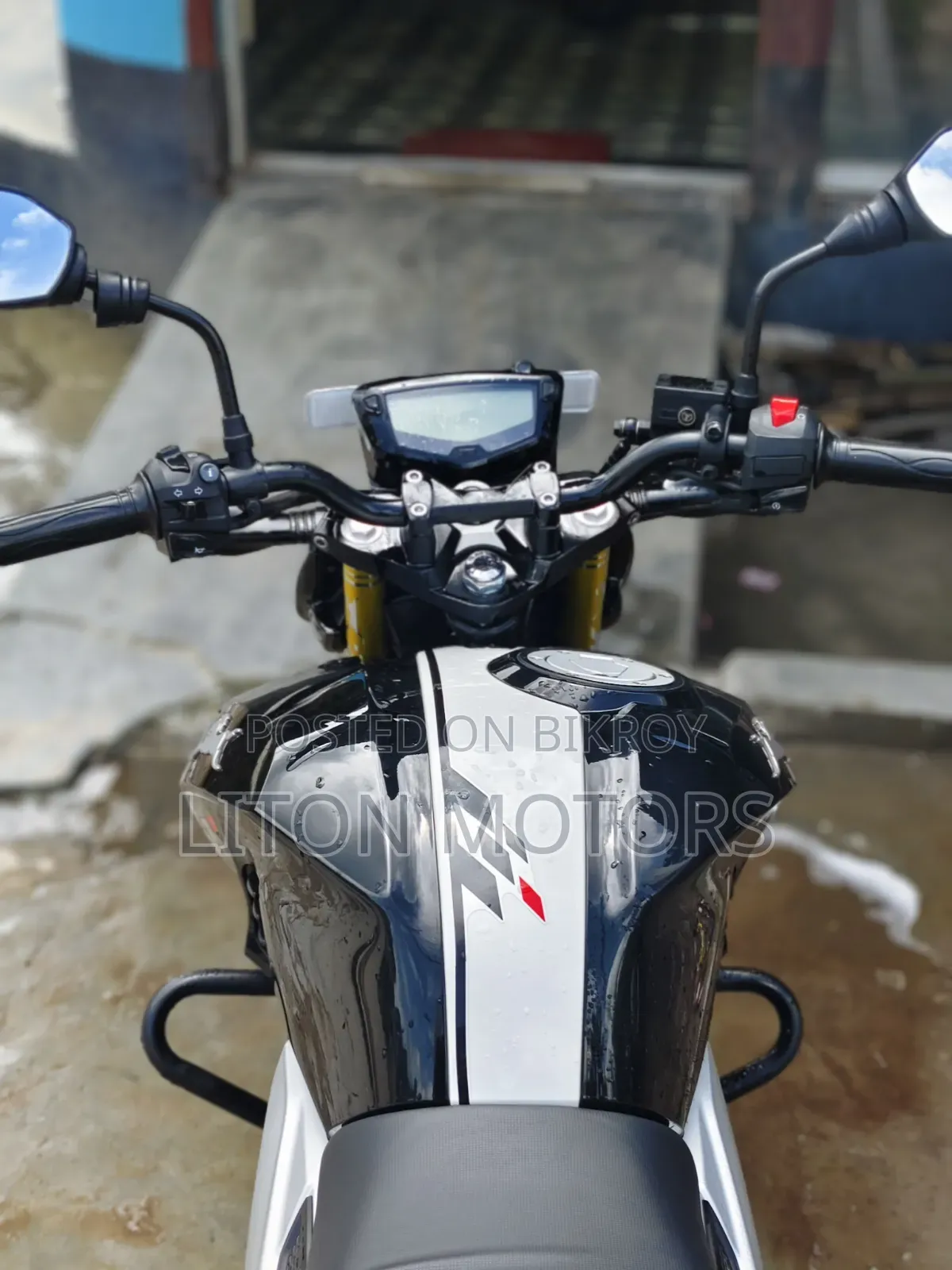 TVS Apache RTR 160 4V 2026 Black