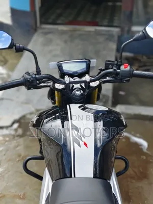 TVS Apache RTR 160 4V 2026 Black