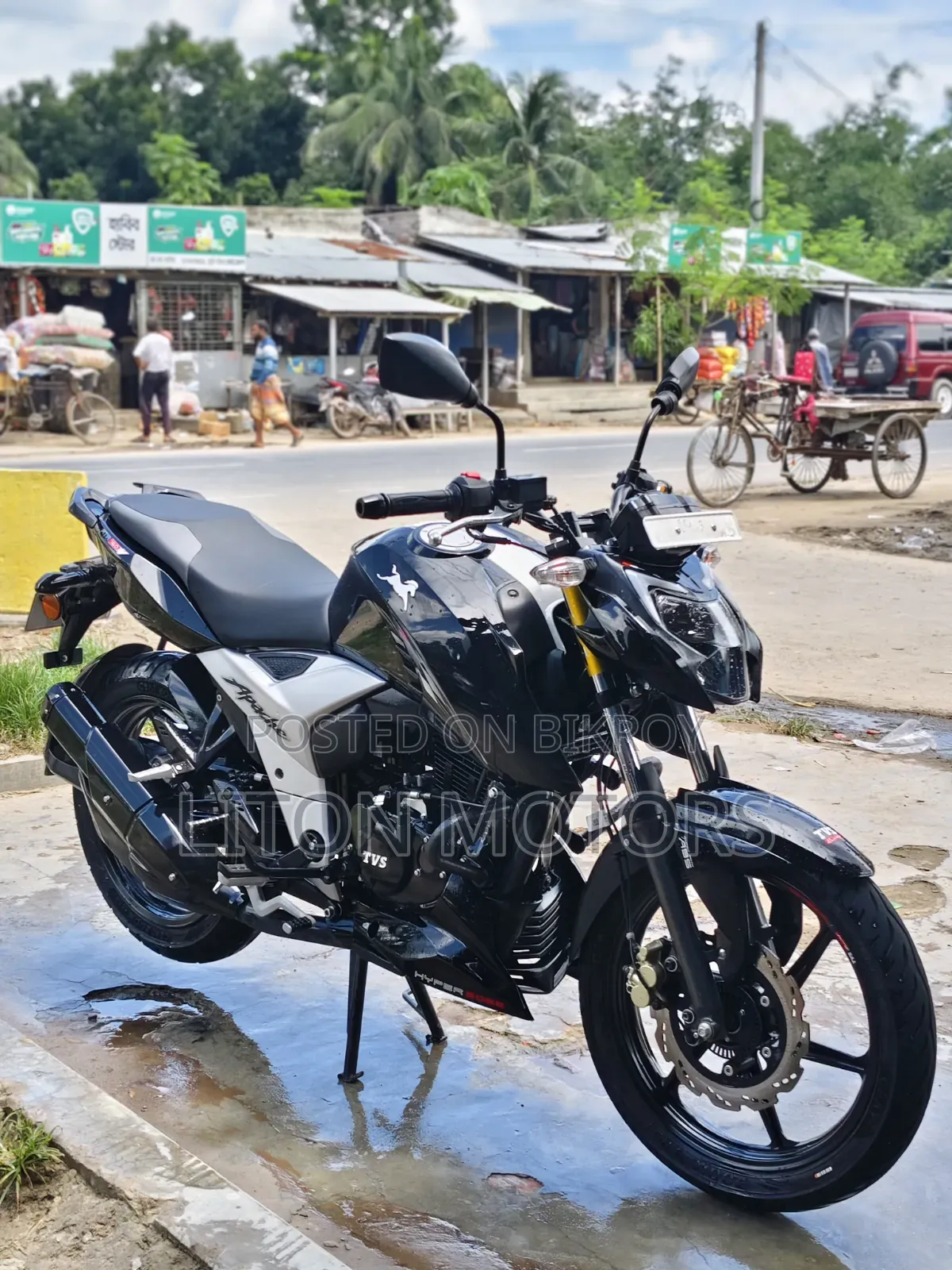 TVS Apache RTR 160 4V 2026 Black